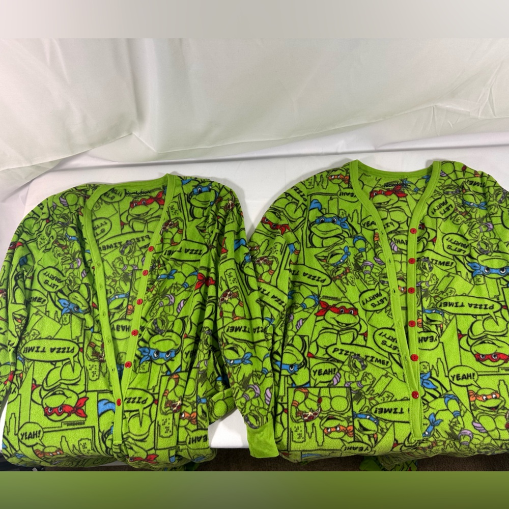 Nickelodeon Bright Green TMNT Top